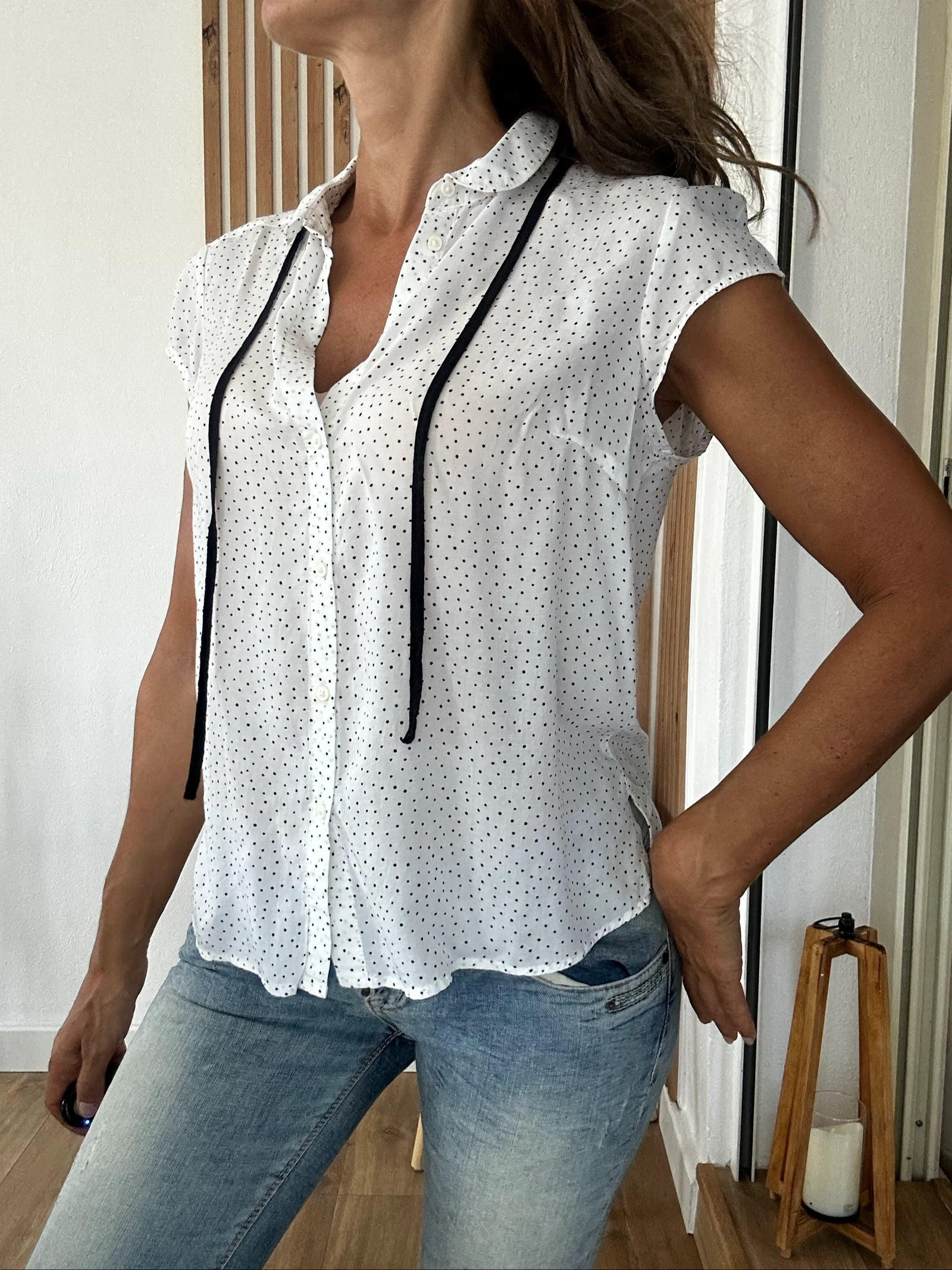 Witte blouse met zwarte stippen – Col Claudine – Maat M – photo 4